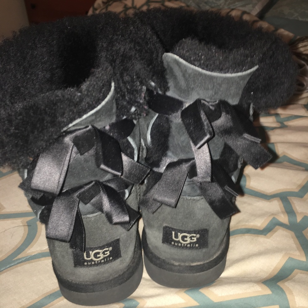 Black bow uggs